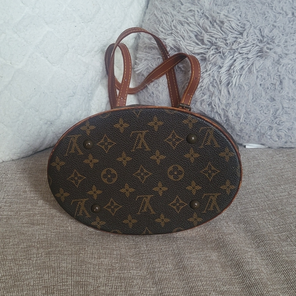 LOUIS VUITTON Monogram Bucket PM Shoulder Bag M42238..Authentic!!! - Picture 5 of 16